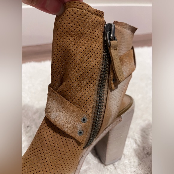 Dolce Vita Sandals/Wedge 6 - Picture 8 of 8